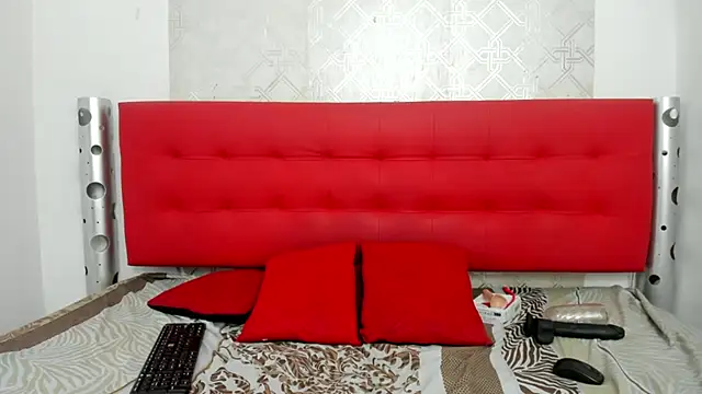 Snapshot of Celestial_Queen_ chatting on 03-18-25, 04:15 Celestial Queen  online show from 03-18-25, 04:15