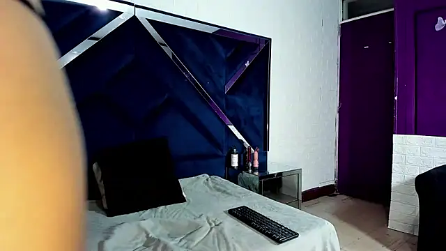 cathaleyahh online show from 11-30-25, 04:05