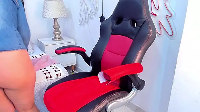 MalorySweet online show from 12-28-24, 12:35