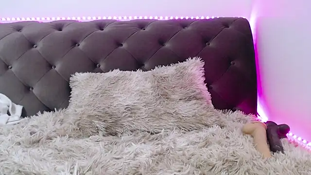 TiffanyPeretz online show from 02-05-25, 08:57