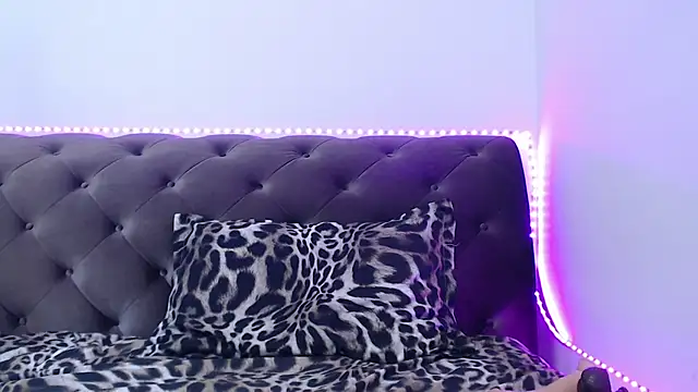 TiffanyPeretz online show from 09-21-25, 12:40