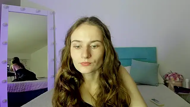 Snapshot of L1ittle_kitty_ chatting on 10-15-25, 05:29 L1ittle kitty  online show from 10-15-25, 05:29