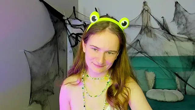 Snapshot of L1ittle_kitty_ chatting on 10-27-25, 06:39 L1ittle kitty online show from 10-27-25, 06:39