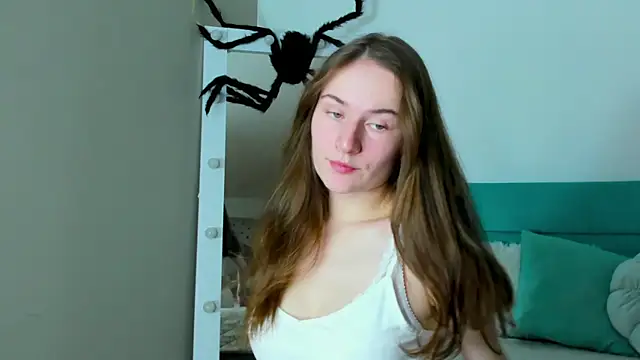 Snapshot of L1ittle_kitty_ chatting on 11-08-25, 06:35 L1ittle kitty online show from 11-08-25, 06:35