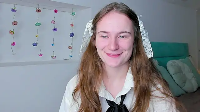 Snapshot of L1ittle_kitty_ chatting on 11-16-25, 06:41 L1ittle kitty online show from 11-16-25, 06:41