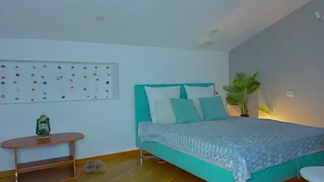 Snapshot of L1ittle_kitty_ chatting on 02-24-26, 06:11 L1ittle kitty online show from 02-24-26, 06:11