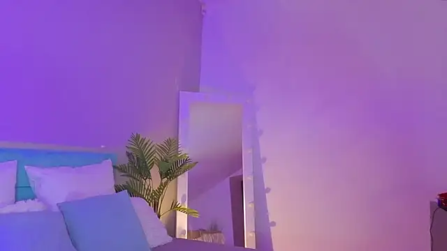 Snapshot of L1ittle_kitty_ chatting on 03-04-26, 06:30 L1ittle kitty online show from 03-04-26, 06:30