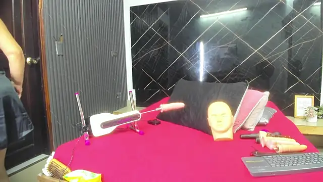 Snapshot of cloee-rabbyt chatting on 10-10-25, 11:20 cloee-rabbyt online show from 10-10-25, 11:20