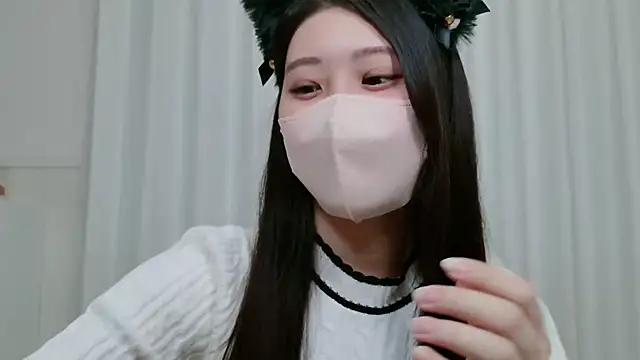 Snapshot of yuki_room chatting on 09-24-25, 01:14 yuki room online show from 09-24-25, 01:14