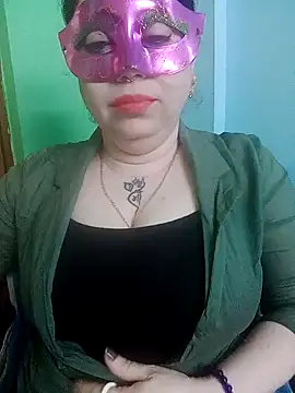 Snapshot of Raja_Ranii chatting on 01-22-25, 10:07 Raja Ranii online show from 01-22-25, 10:07