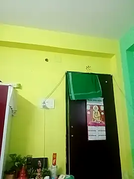 Snapshot of Raja_Ranii chatting on 02-06-25, 01:43 Raja Ranii online show from 02-06-25, 01:43