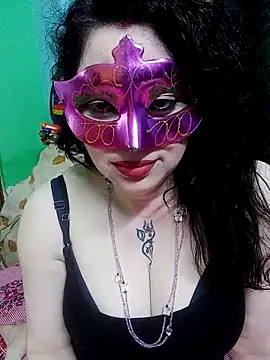 Snapshot of Raja_Ranii chatting on 02-16-25, 05:15 Raja Ranii online show from 02-16-25, 05:15