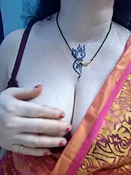 Snapshot of Raja_Ranii chatting on 02-06-26, 05:12 Raja Ranii online show from 02-06-26, 05:12