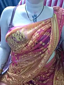 Snapshot of Raja_Ranii chatting on 02-21-26, 01:01 Raja Ranii online show from 02-21-26, 01:01