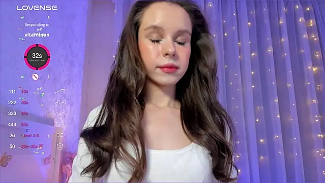 Snapshot of Minusvibe chatting on 12-29-24, 05:44 Minusvibe online show from 12-29-24, 05:44