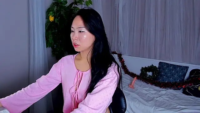 Inari Okami  online show from 12-25-24, 07:13