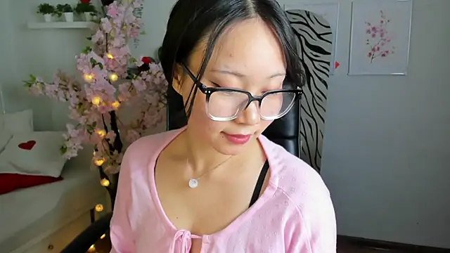 Inari Okami  online show from 03-21-25, 06:16