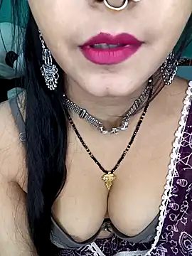 Snapshot of Diamond_queeen chatting on 02-15-25, 11:36 Diamond queeen online show from 02-15-25, 11:36