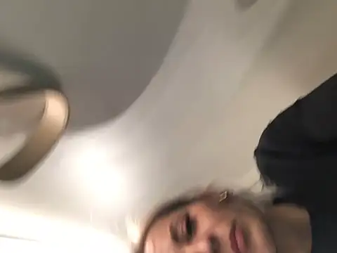 Diamond Bunny  online show from 12-18-24, 06:03