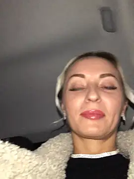 Diamond Bunny  online show from 01-14-25, 03:15