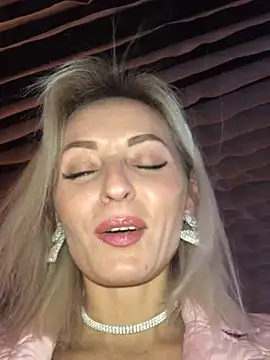 Diamond Bunny  online show from 01-29-25, 05:24