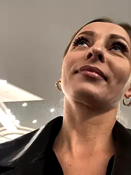 Diamond Bunny  online show from 09-29-25, 03:39