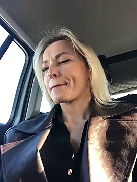 Diamond Bunny  online show from 11-01-25, 11:34