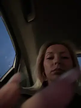 Diamond Bunny  online show from 11-17-25, 02:56