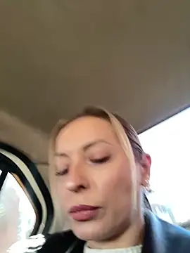 Diamond Bunny  online show from 02-10-26, 10:41