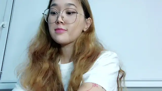 Jennatyan online show from 11-18-25, 02:43