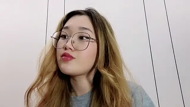 Jennatyan online show from 01-17-26, 01:38