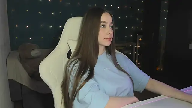 katie taylorr online show from 12-03-24, 02:36