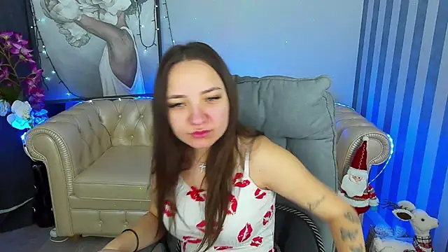 Snapshot of ElysLunar chatting on 01-13-25, 06:27 ElysLunar online show from 01-13-25, 06:27