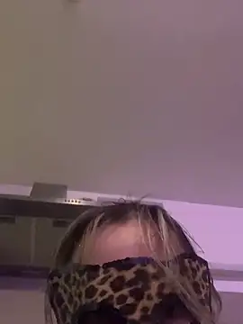 Snapshot of Lyannabuena69 chatting on 02-07-25, 04:59 Lyannabuena69 online show from 02-07-25, 04:59