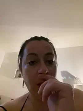 Snapshot of Lyannabuena69 chatting on 03-02-26, 02:14 Lyannabuena69 online show from 03-02-26, 02:14