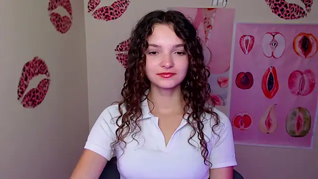  SusieSu  online show from 09-17-25, 06:37