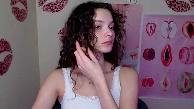  SusieSu  online show from 10-19-25, 06:52