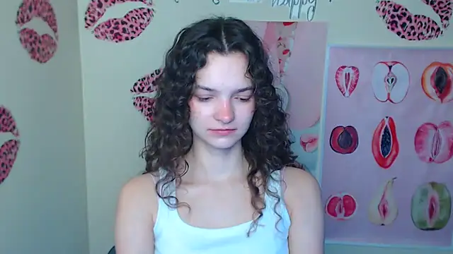 Snapshot of _SusieSu_ chatting on 12-20-25, 07:15 SusieSu online show from 12-20-25, 07:15