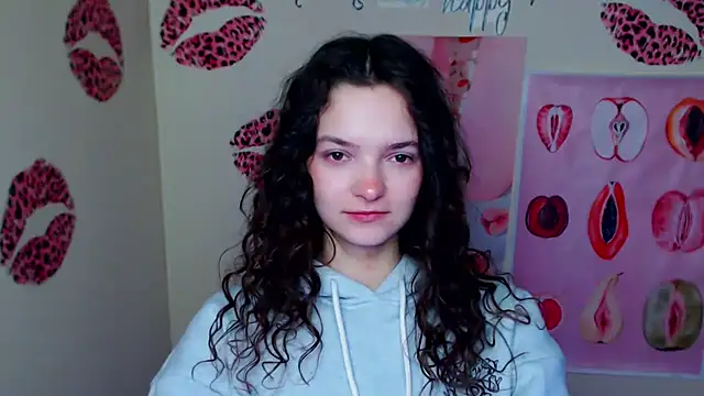 Snapshot of _SusieSu_ chatting on 01-12-26, 07:35 SusieSu online show from 01-12-26, 07:35