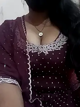 Snapshot of Anamika_Kapoor chatting on 01-05-25, 08:00 Anamika Kapoor online show from 01-05-25, 08:00