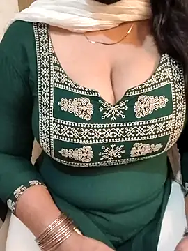 Snapshot of Anamika_Kapoor chatting on 09-20-25, 01:39 Anamika Kapoor online show from 09-20-25, 01:39