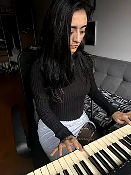 Lila Desiree online show from 11-13-25, 03:55