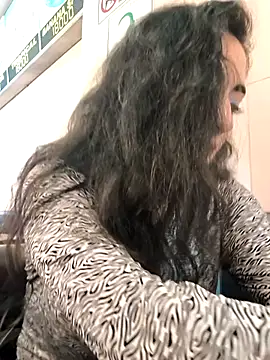 Lila Desiree online show from 11-20-25, 10:09