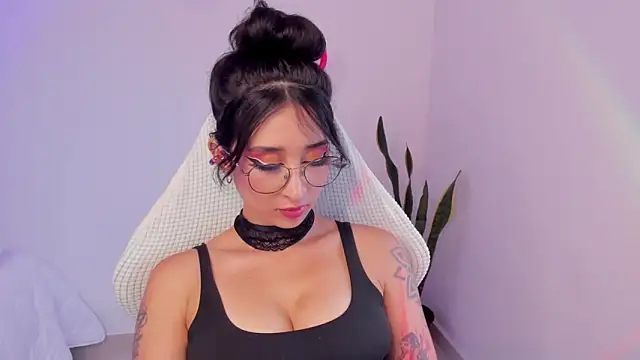 Snapshot of Eileenford_ chatting on 02-26-25, 10:42 Eileenford  online show from 02-26-25, 10:42