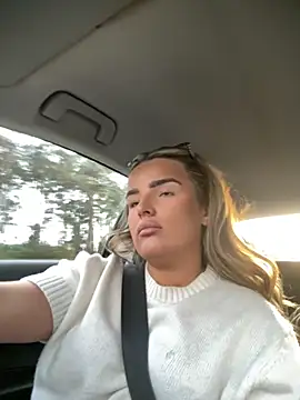 maisiesmithx online show from 10-27-25, 04:22