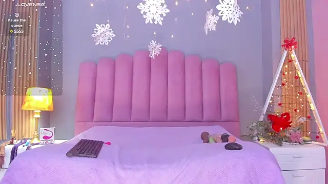 DevoniCollins online show from 12-12-24, 01:28