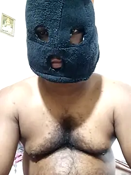 Snapshot of Nogeris20 chatting on 11-18-25, 01:04 Nogeris20 online show from 11-18-25, 01:04