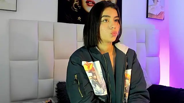 Snapshot of Antonella_Fontanna chatting on 02-23-25, 08:17 Antonella Fontanna online show from 02-23-25, 08:17