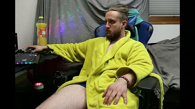 Snapshot of DrownMentallyyy chatting on 01-07-25, 06:05 DrownMentallyyy online show from 01-07-25, 06:05