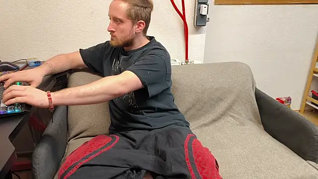 Snapshot of DrownMentallyyy chatting on 02-18-25, 09:53 DrownMentallyyy online show from 02-18-25, 09:53